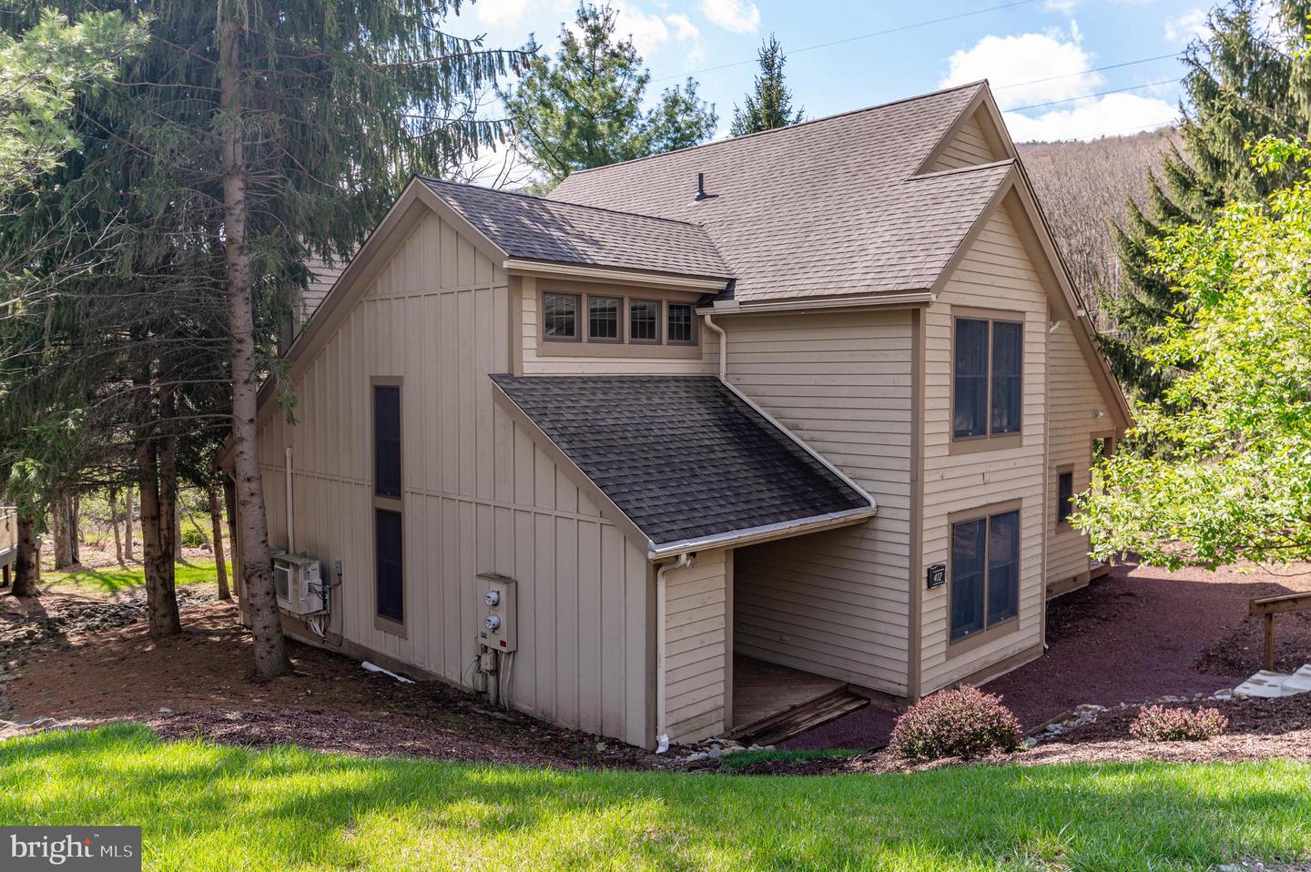 412 Hickory Dr