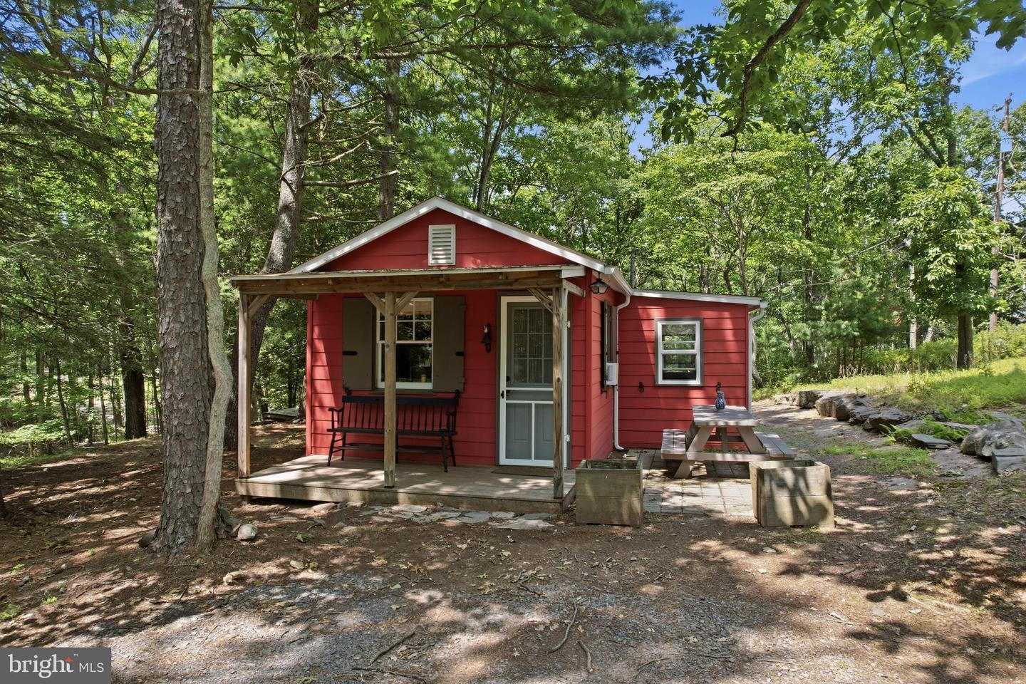 132 North Lane