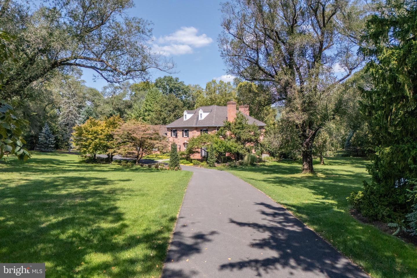 1593 Saucon Valley Road, Bethlehem
