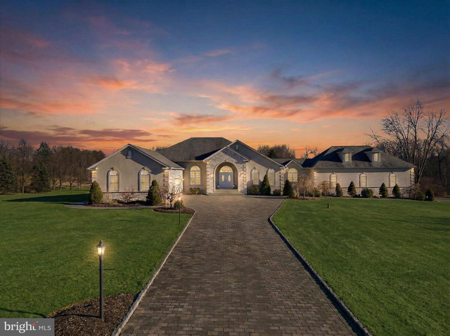901 Meyer Road, Nazareth