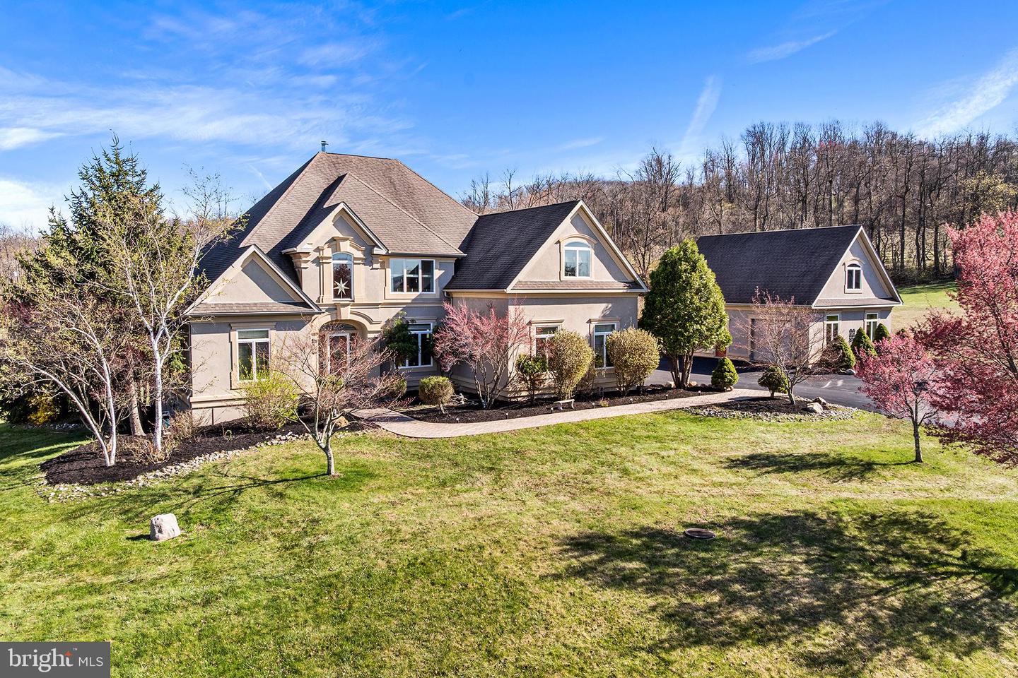 1572 Courtney Court, Hellertown