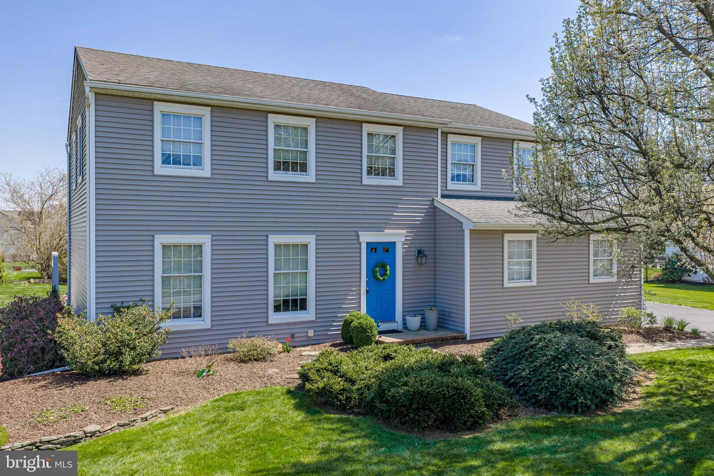 2725 Appian Way, Easton