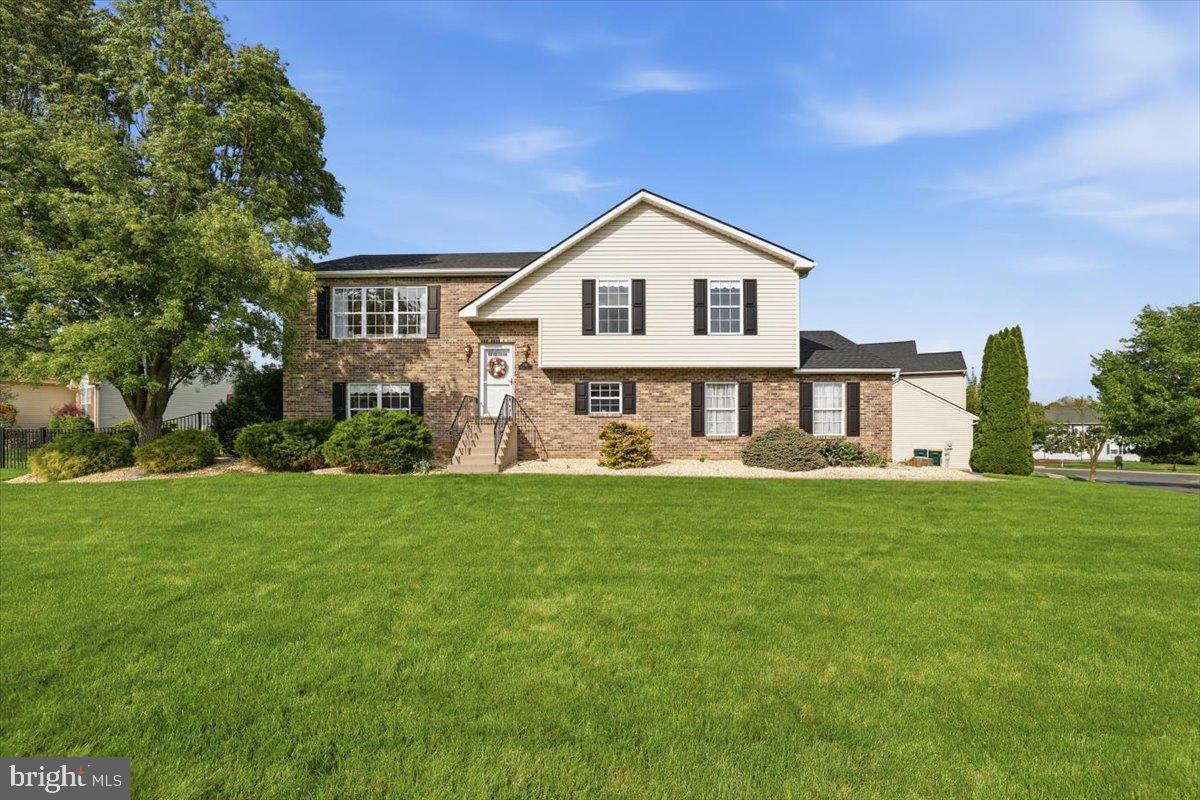 130 Debbie Lane, Easton