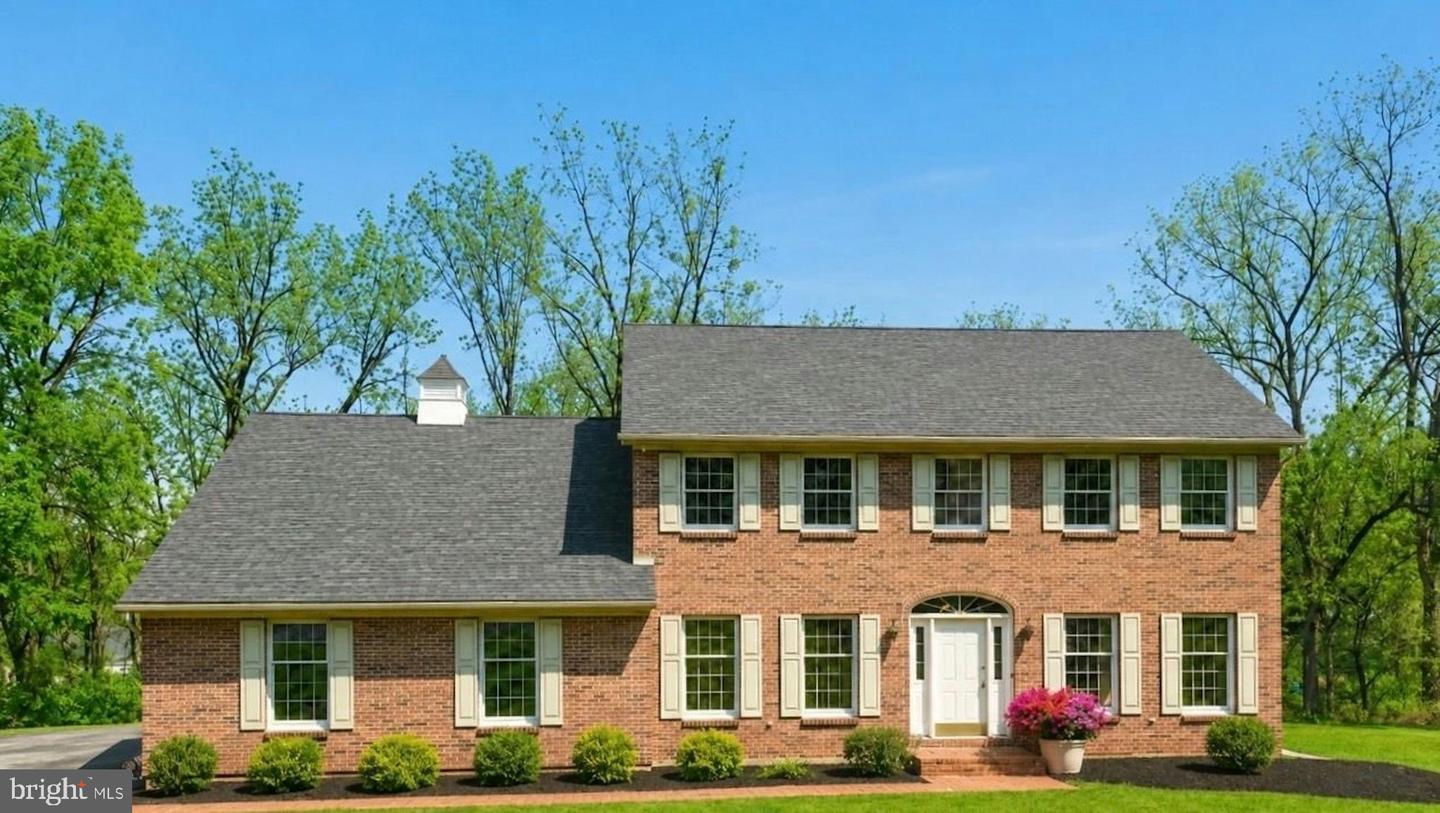 1975 Mountain Hill Lane, Hellertown