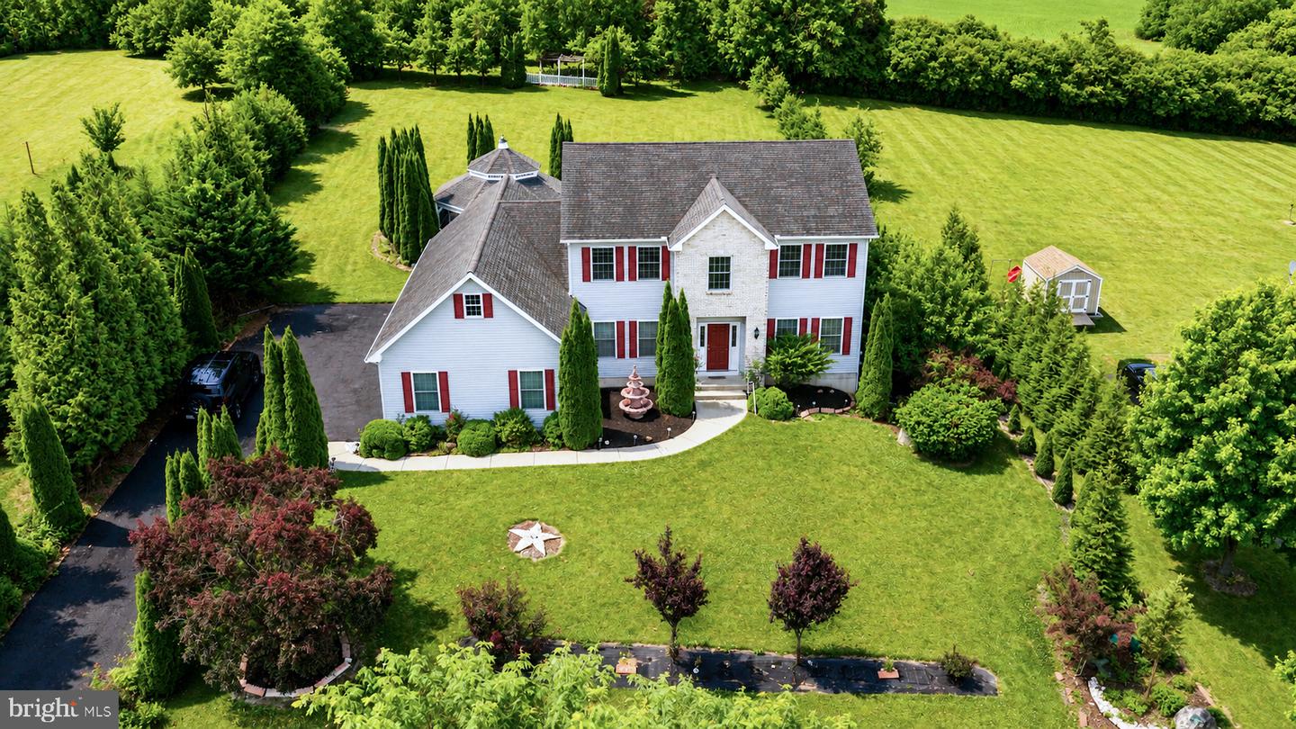 2760 New England Drive, Nazareth