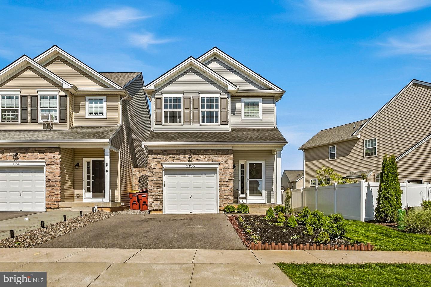 3155 W Huntington Lane