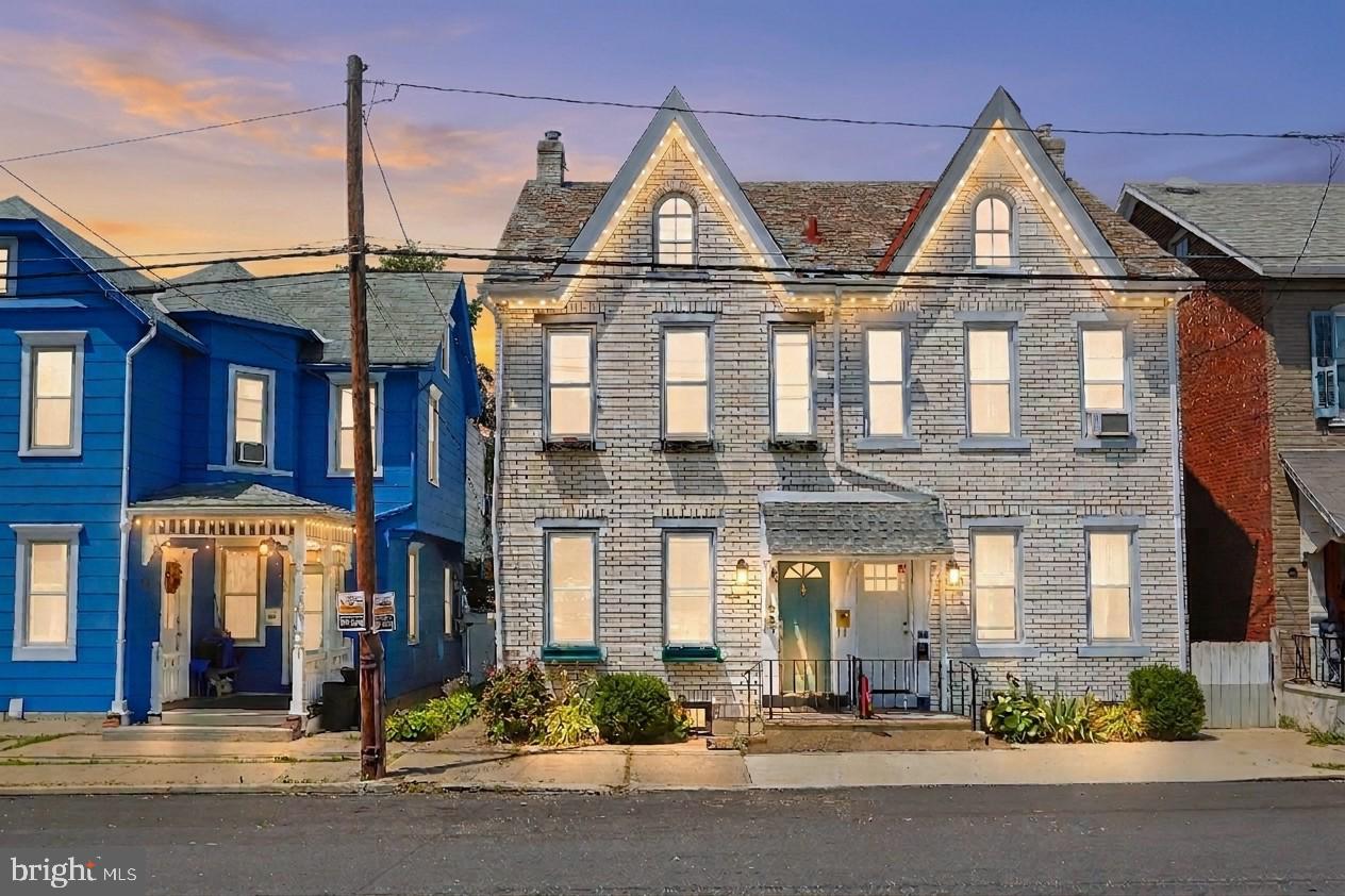 227 E Garrison Street