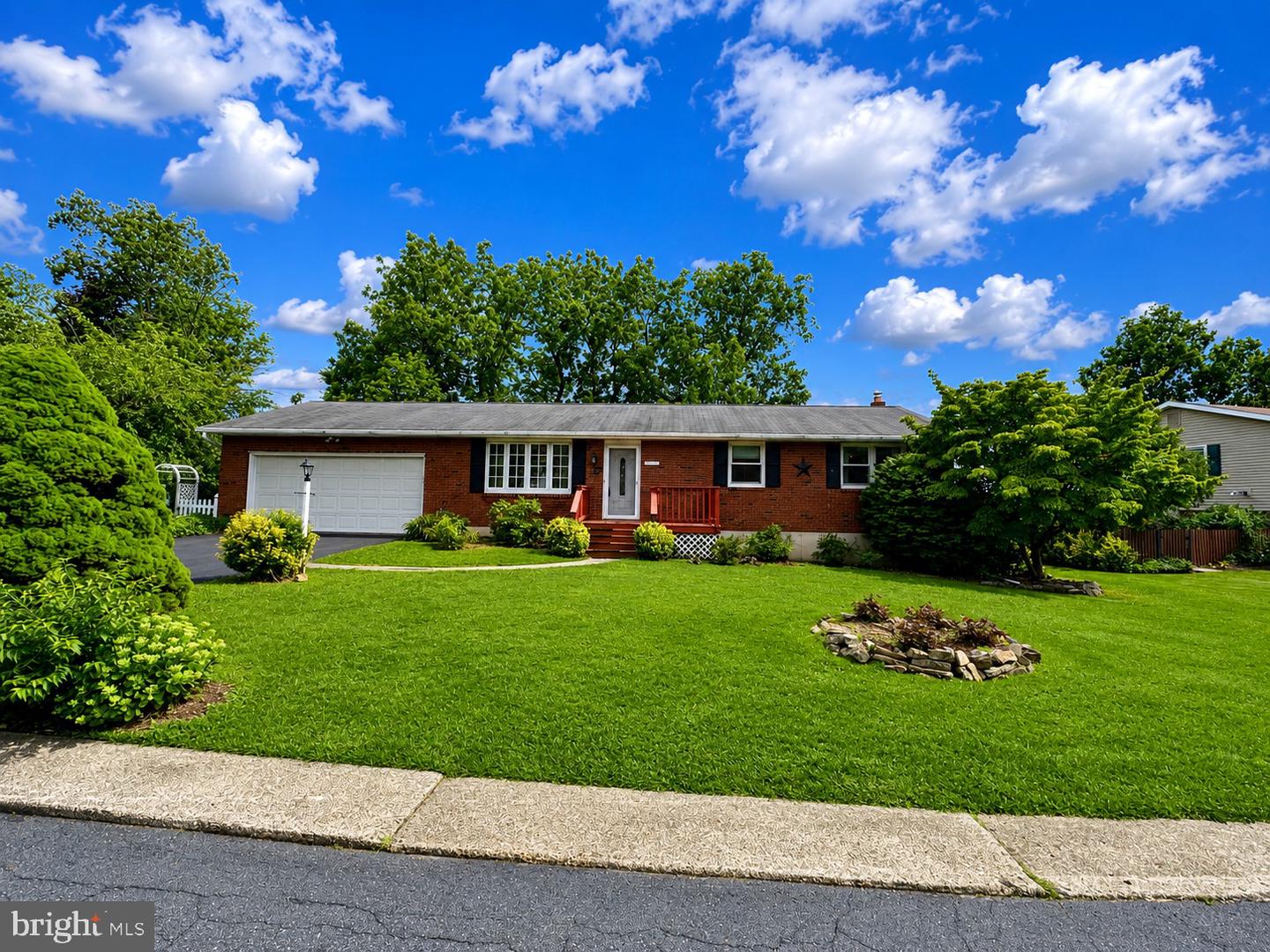 32 W Sylvan Drive