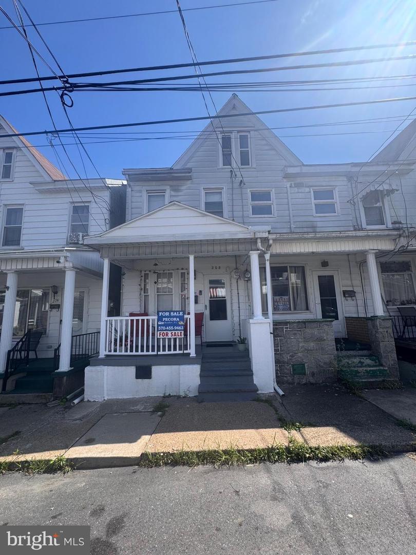 208 W Saylor Street, Mount Carmel