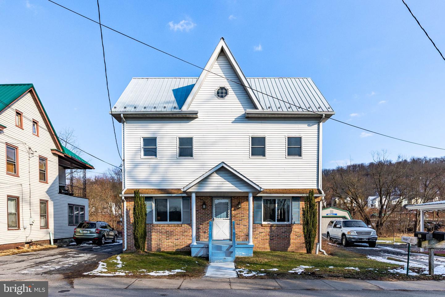 250 Riverside Lane