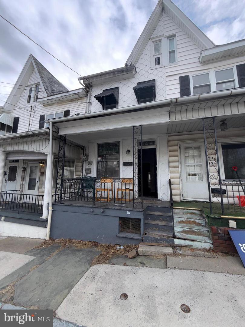 104 N Poplar Street