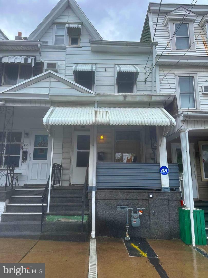 228 E 7th Street