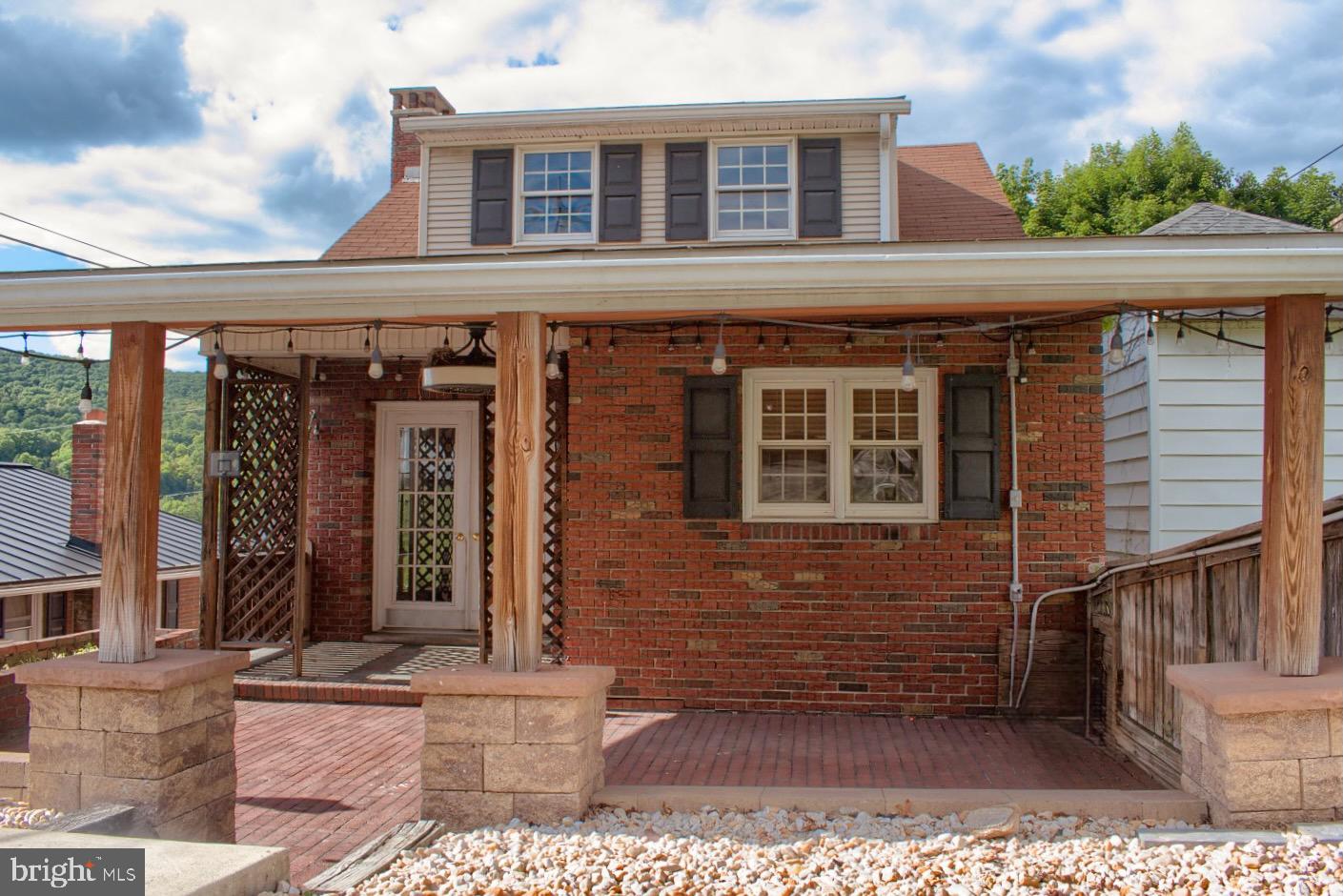 1550 Mulberry Street W