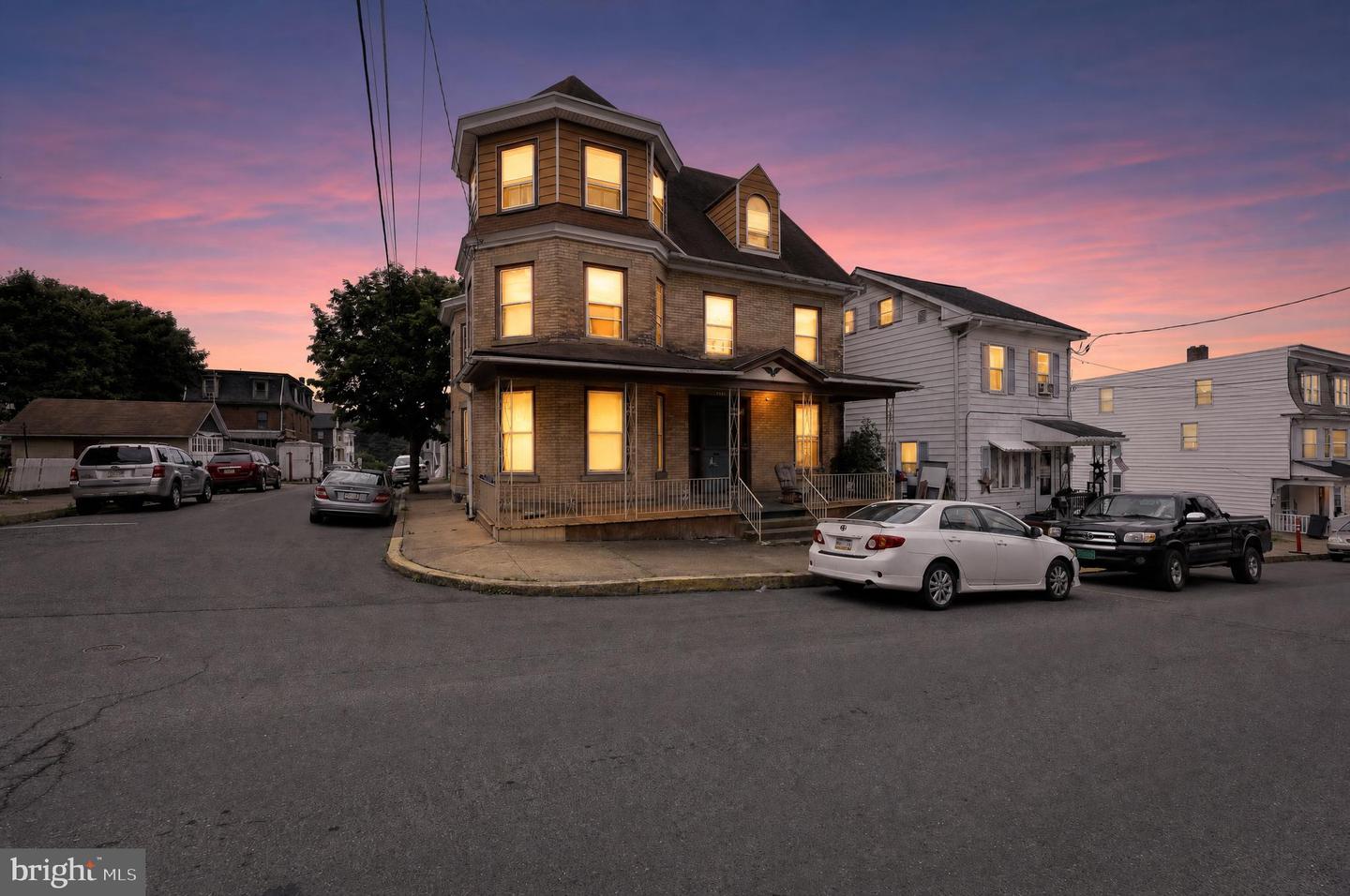 726 E Dewart St, Shamokin