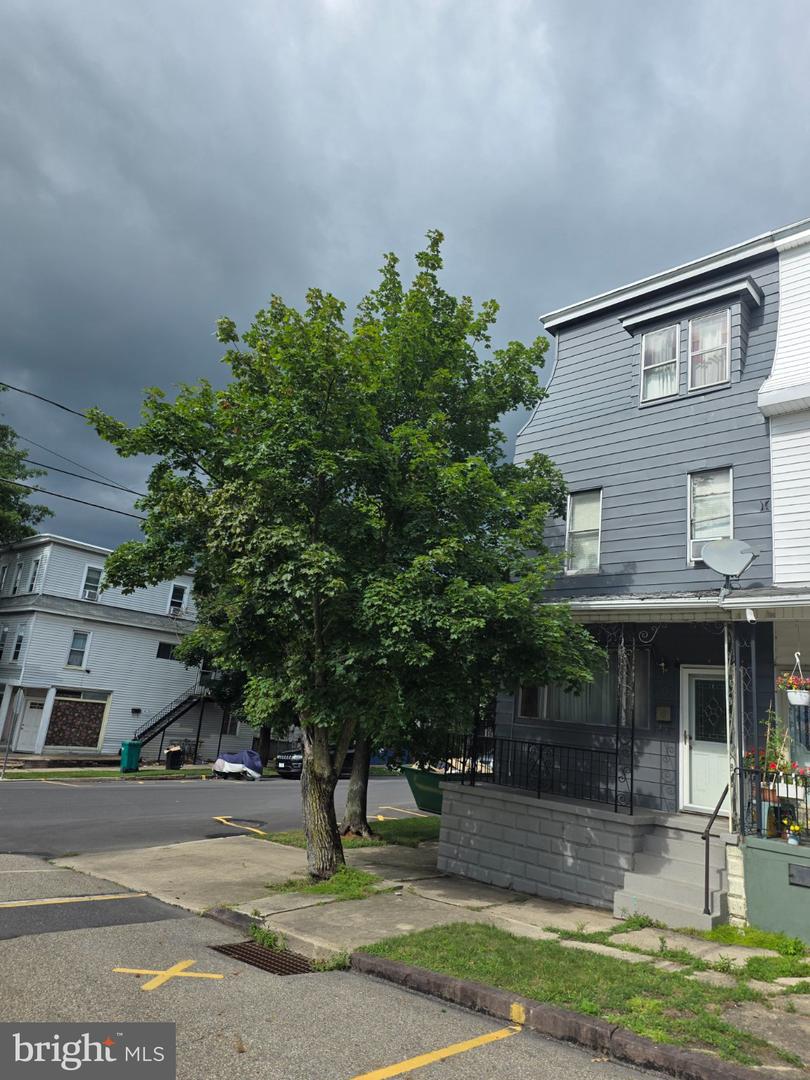 301 S Maple Street