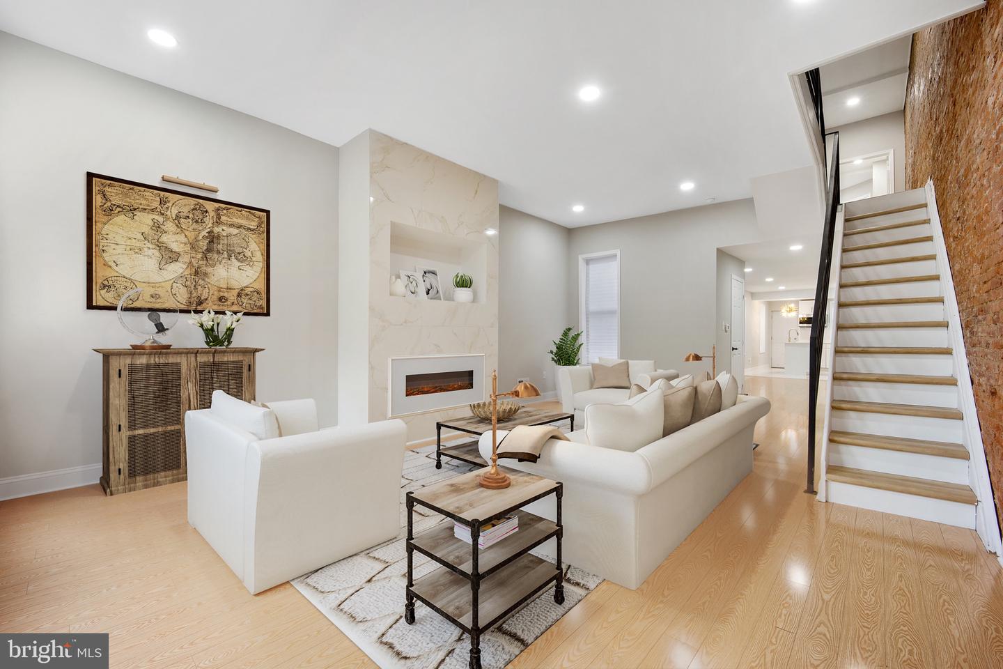 2051 W Oxford Street, Philadelphia
