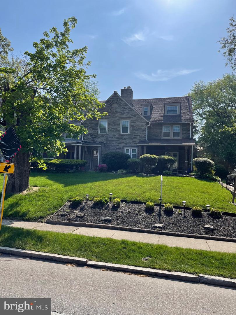 6647 Lincoln Drive, Philadelphia