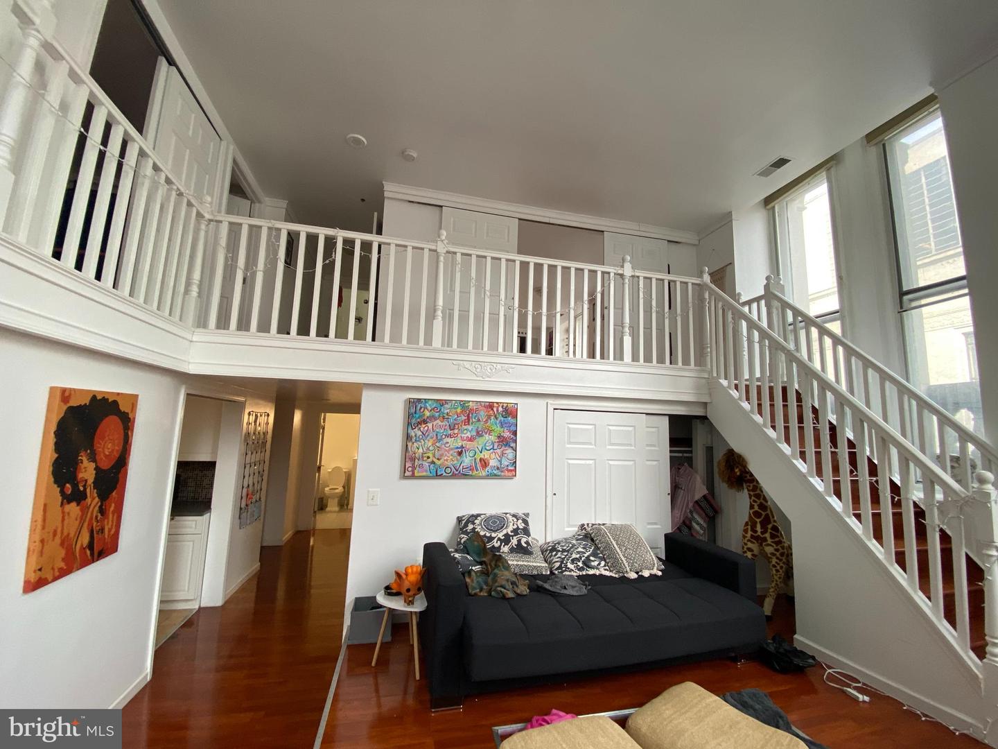 1001 Chestnut Street #403e