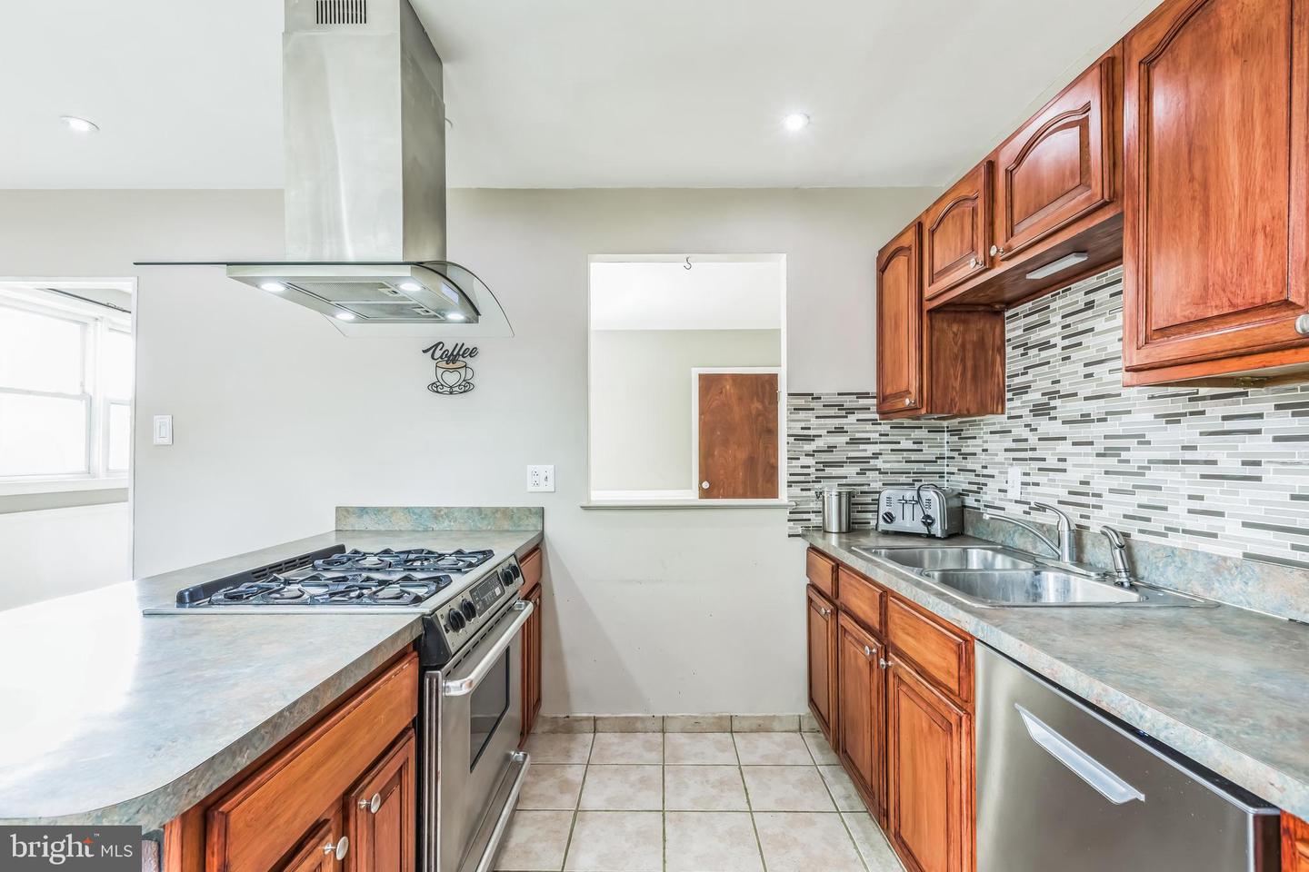 7456 Hill Road, Philadelphia