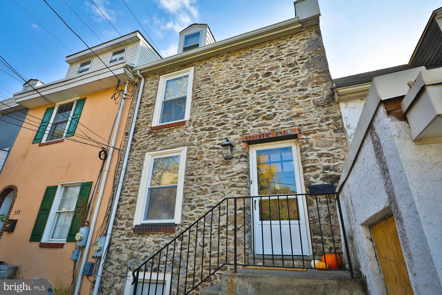 111 Pensdale Street, Philadelphia