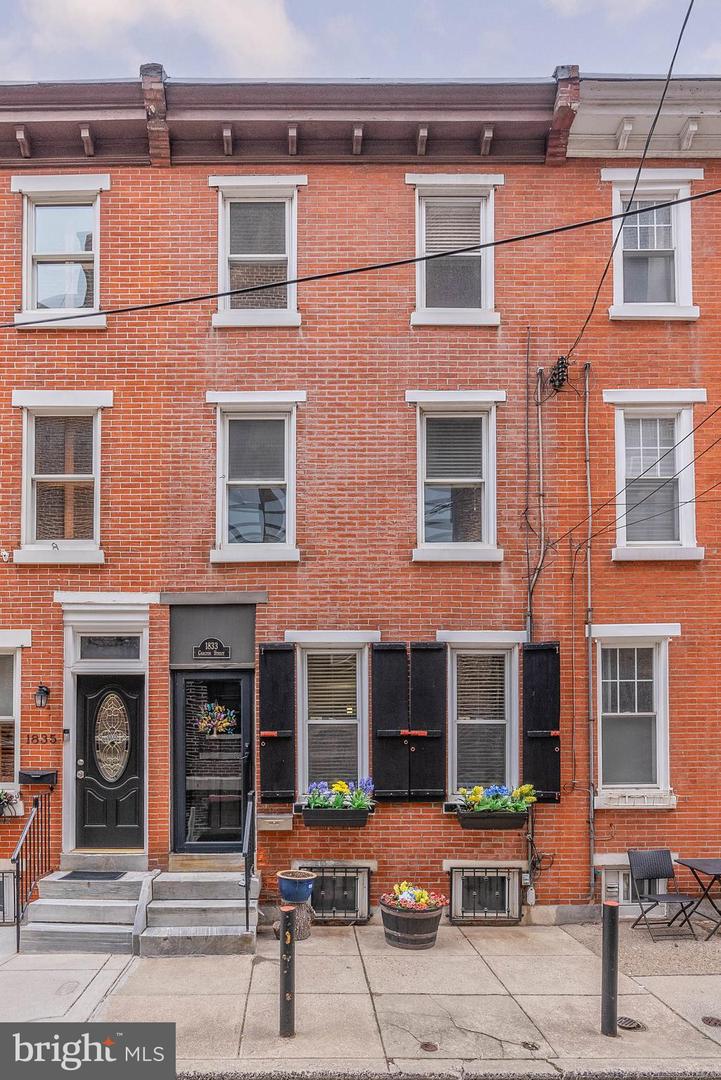 1833 Carlton Street, Philadelphia
