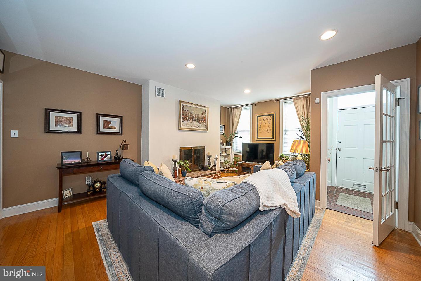 2317 Fairmount Avenue, Philadelphia