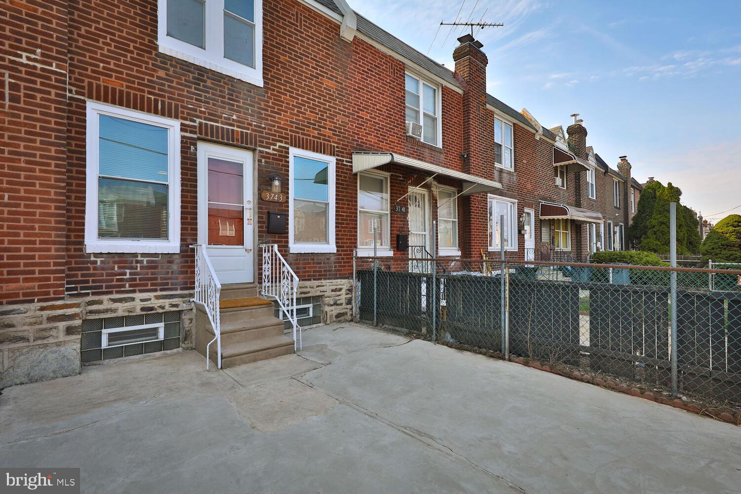 3743 Richmond Street, Philadelphia