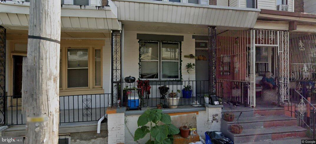 940 E Schiller Street