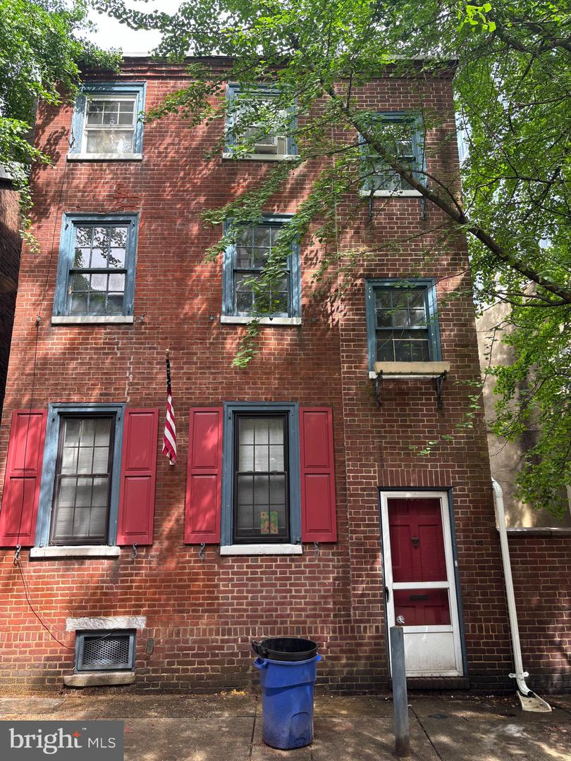 105 N Mole Street