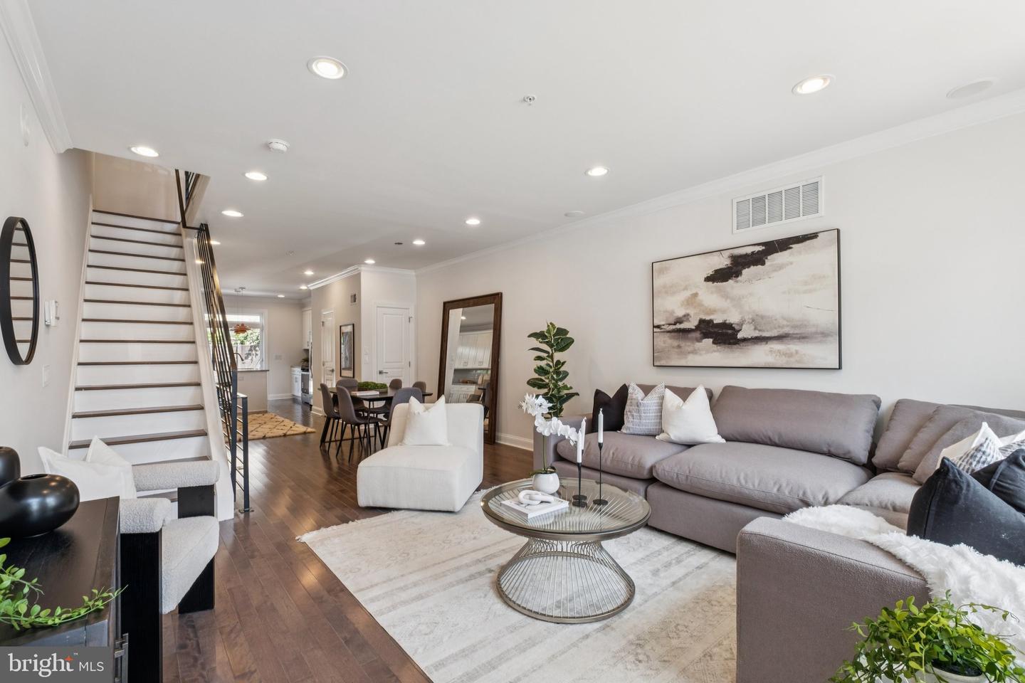 2529 W Oxford Street, Philadelphia