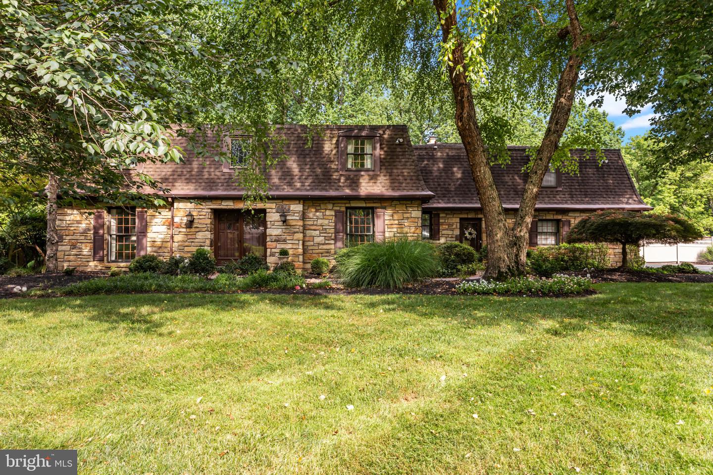 11 S Kings Oak Lane, Philadelphia