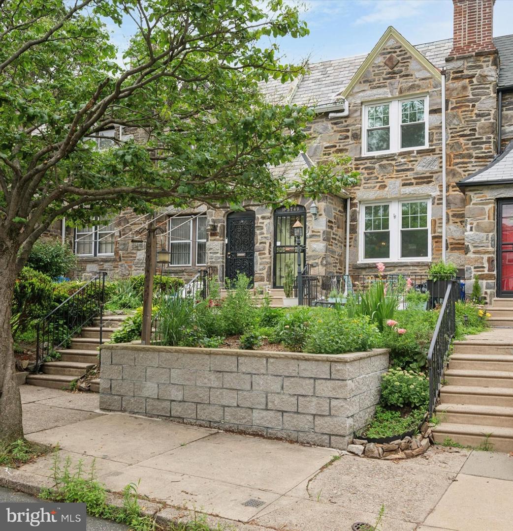 5749 W Jefferson Street, Philadelphia