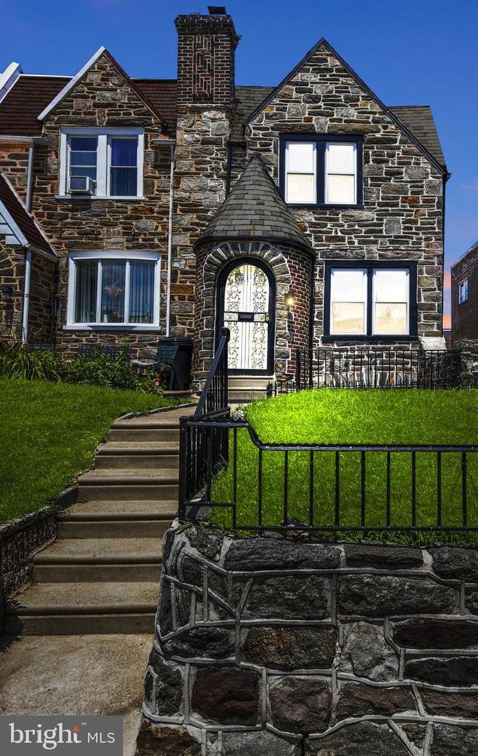 5719 W Jefferson Street, Philadelphia