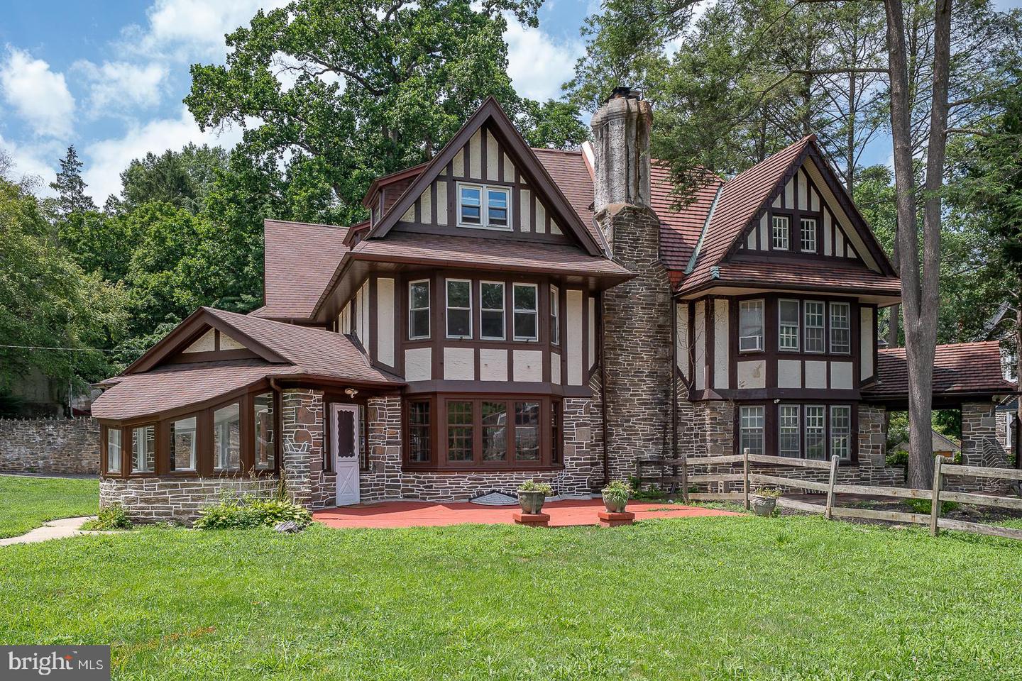 6640 Lincoln Drive, Philadelphia