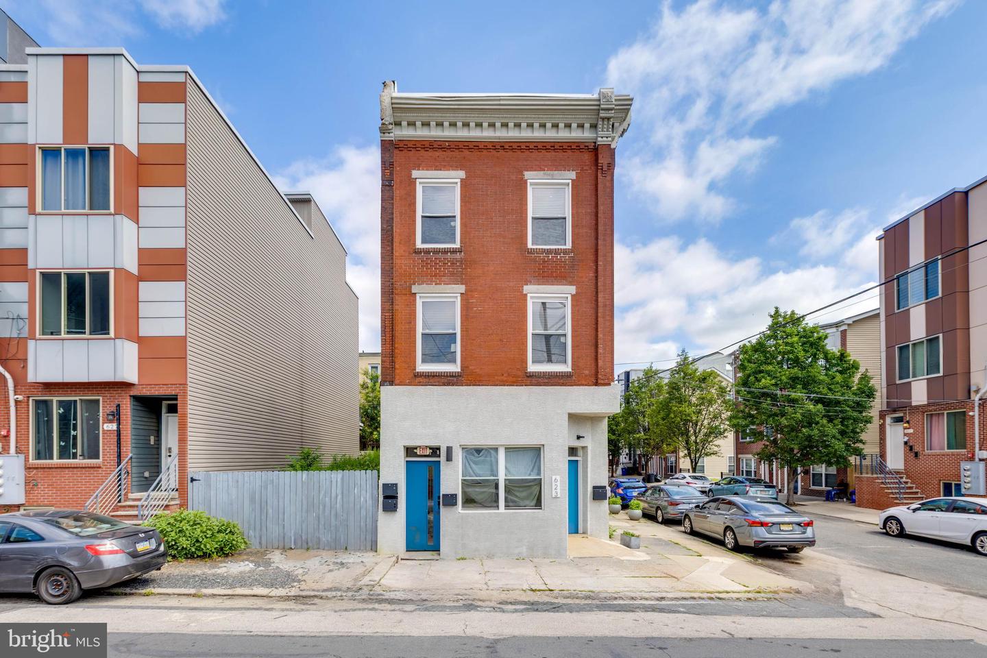 623 W Oxford Street