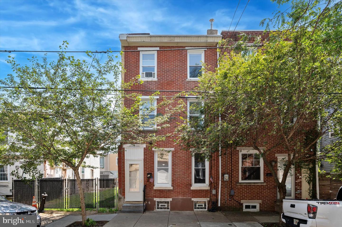 2005 Sepviva Street, Philadelphia