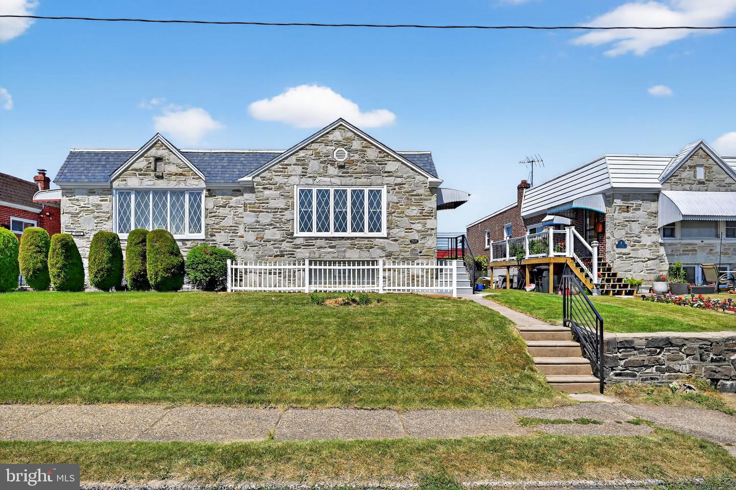8834 Brocklehurst Street, Philadelphia