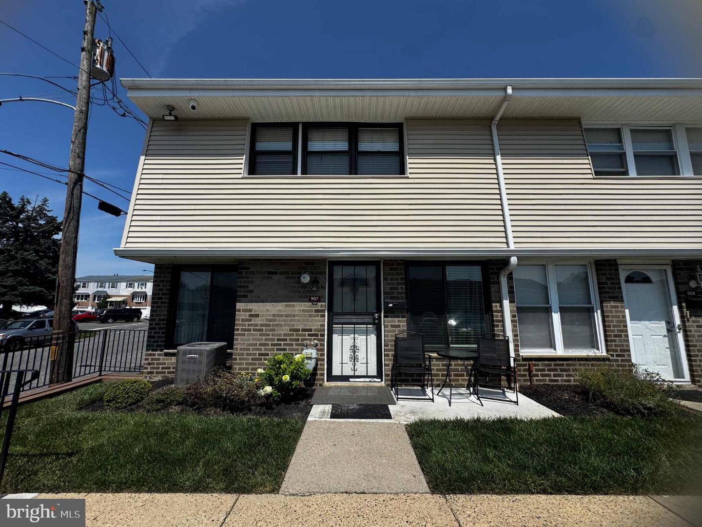 3850 Woodhaven Road #907