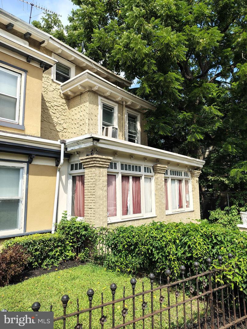 230 N 53rd Street