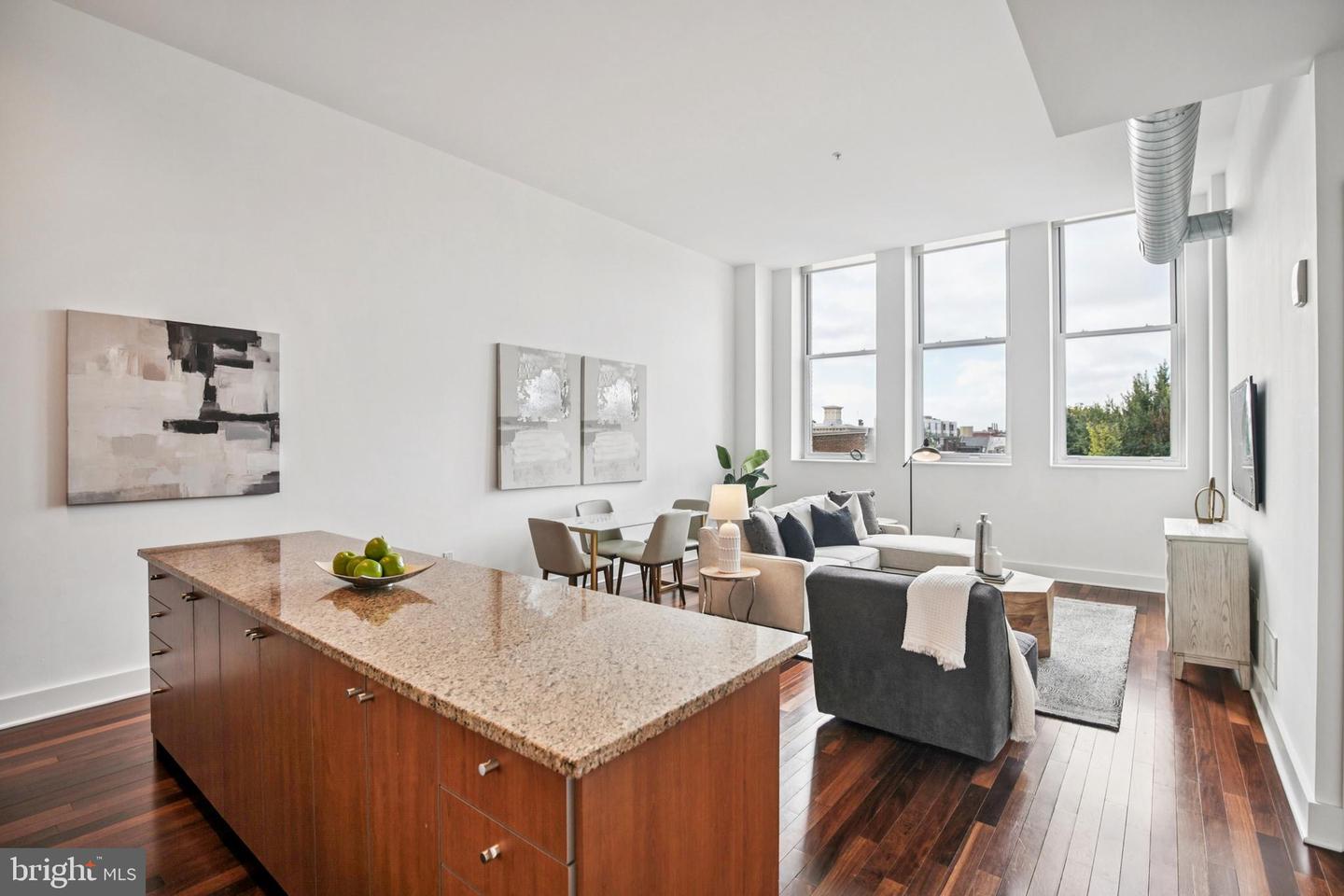 1101 Locust Street #4e