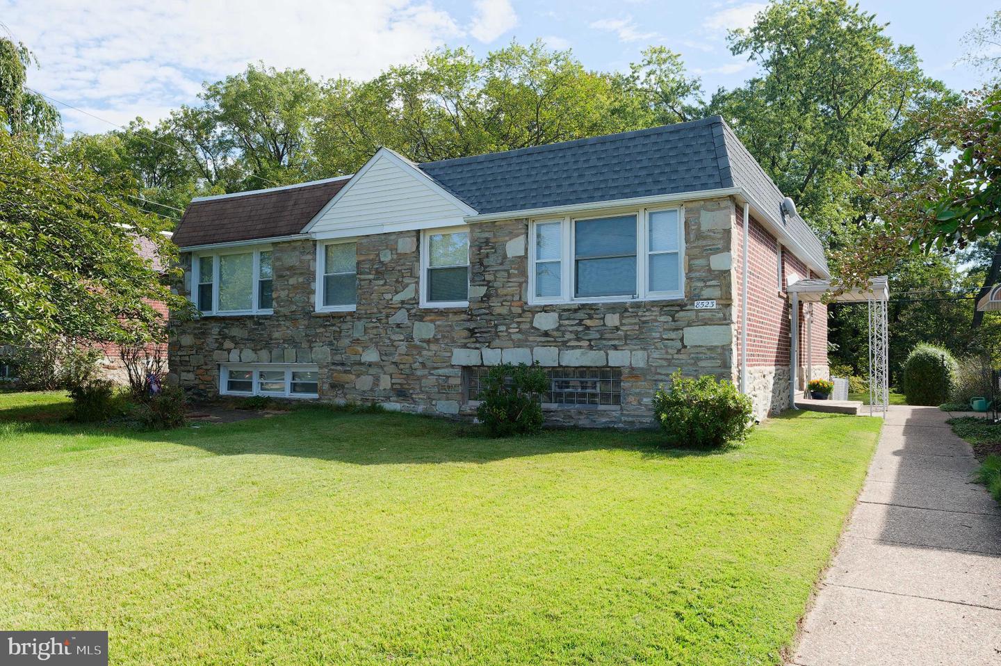 8523 Benton Avenue, Philadelphia