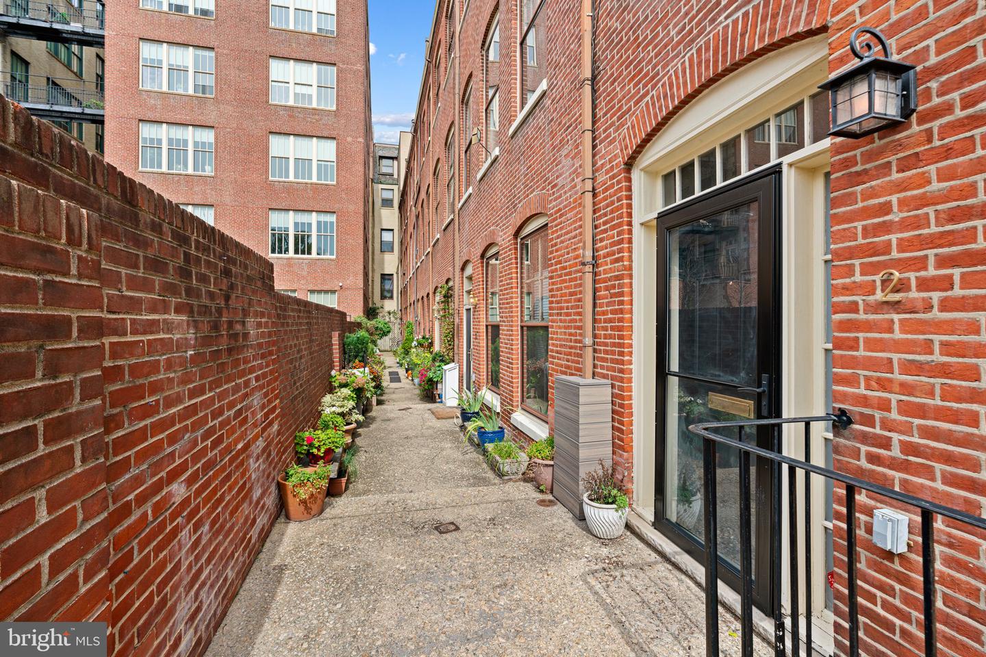 2 Willings Alley Mews