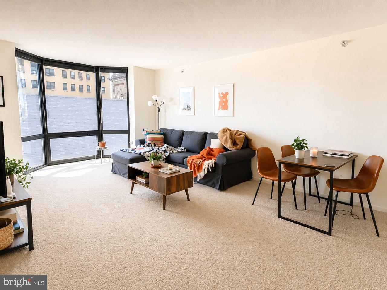 2020 Walnut Street #8k