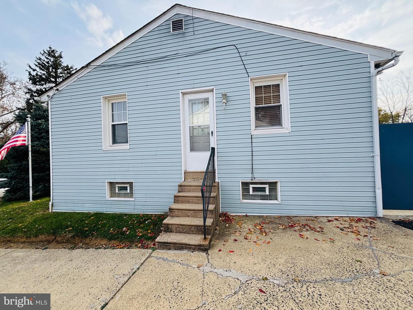 8012 Lawndale Avenue, Philadelphia