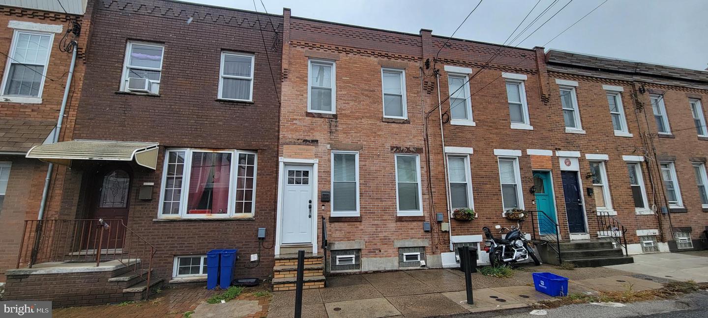 2722 E Madison Street