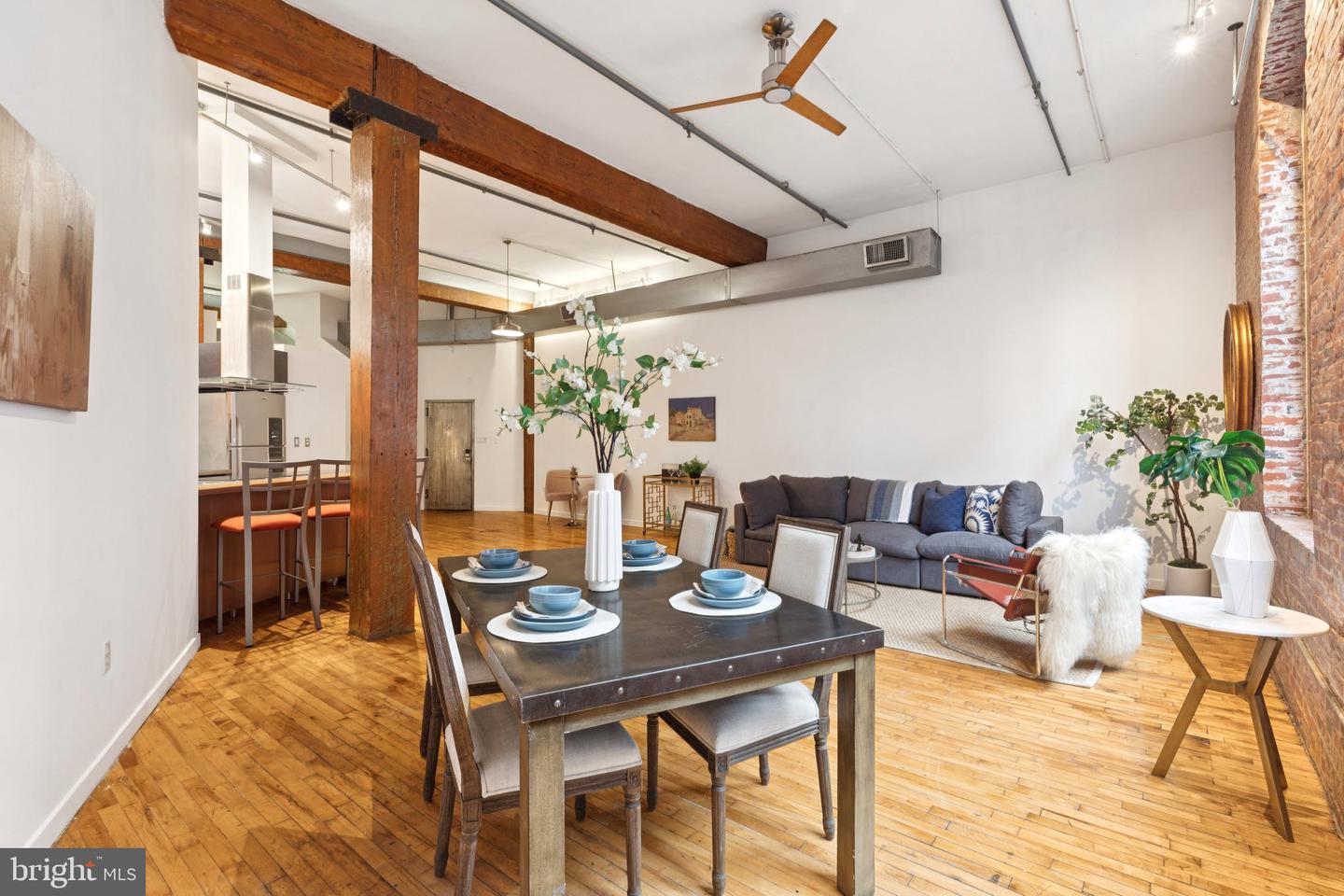 428 N 13th Street #3e, Philadelphia