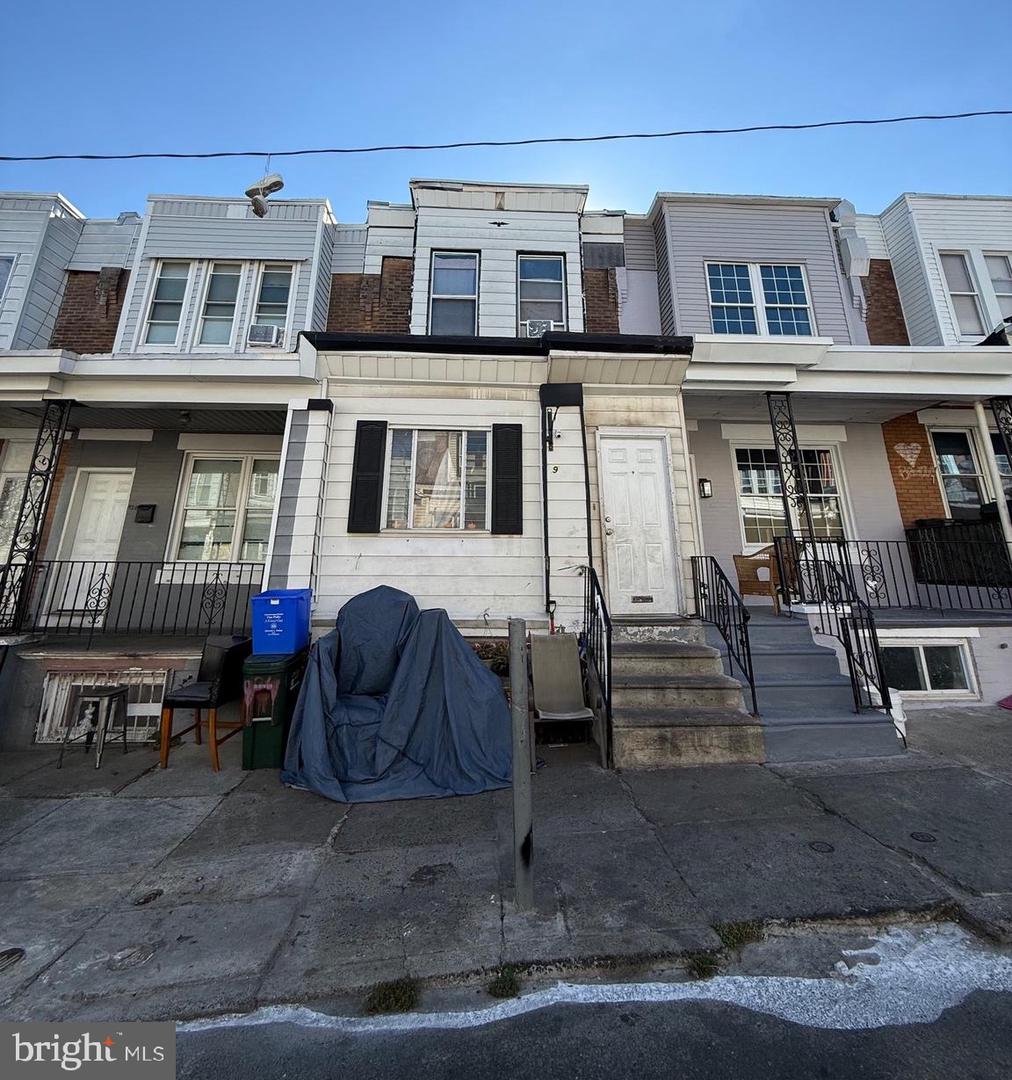 924 E Schiller Street