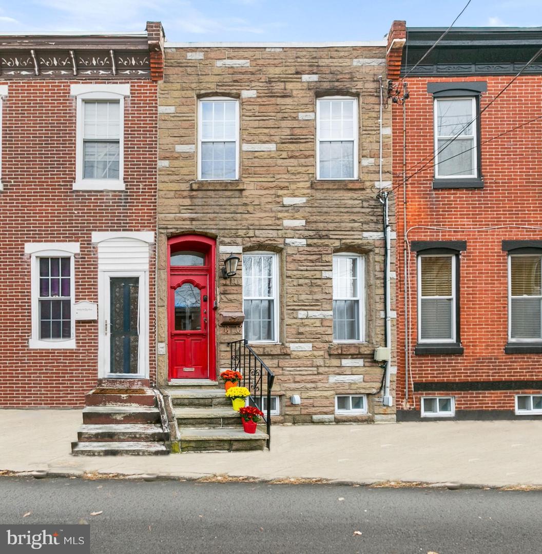 2651 Edgemont Street, Philadelphia