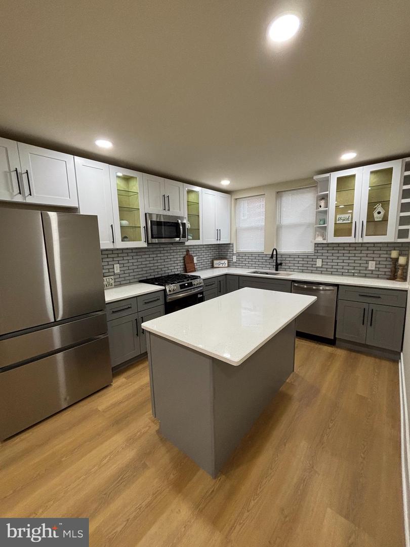 7423 Beverly Road, Philadelphia