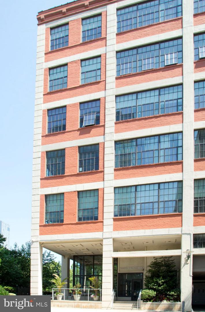 2429 Locust Street #411